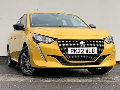 Używany Peugeot 208 Active Premium 75 KM (55 kW) 2022 Żółty Hatchback