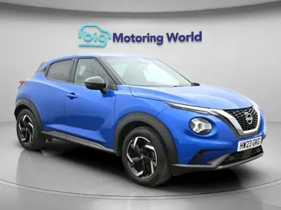 Używany Nissan Juke N-Connecta 114 KM (83 kW) 2023 Niebieski SUV