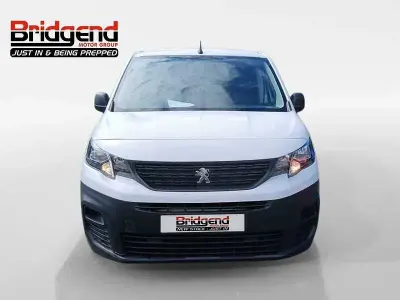 Used Peugeot Partner Premium 131 HP (96 kW) 2023 White MPV