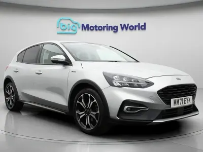 Second-hand Ford Focus Active X 125 CP (91 kW) 2022 Argintiu Hatchback