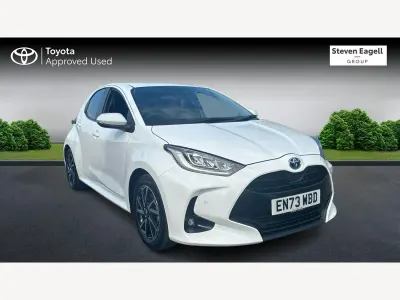 Used Toyota Yaris Design 116 HP (85 kW) 2024 White Hatchback
