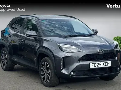 Used Toyota Yaris Cross Design 116 HP (85 kW) 2025 Grey SUV