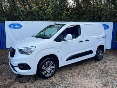 Used Vauxhall Combo Sportive 100 HP (73 kW) 2020 White Van