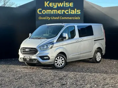 Begagnad Ford Transit Custom Limited 130 HK (95 kW) 2022 Silver Van
