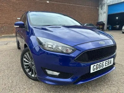 Used Ford Focus ST-Line 120 HP (88 kW) 2016 Blue Hatchback