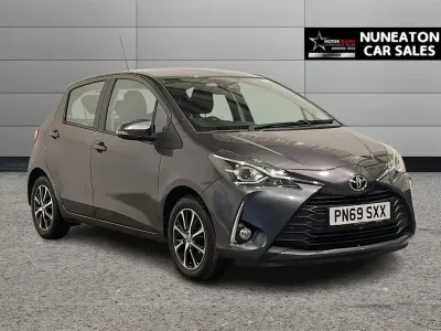 Begagnad Toyota Yaris 111 HK (81 kW) 2019 Grå Halvkombi