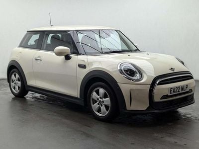 Used Mini ONE Classic 102 HP (75 kW) 2022 White Hatchback