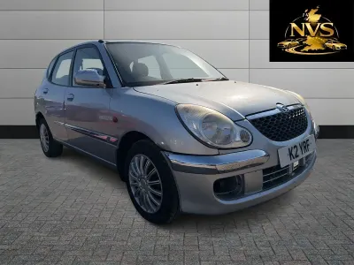 Used Daihatsu Sirion 56 HP (41 kW) 2004 Silver Hatchback