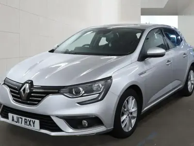 Used Renault Mégane IV Dynamique 2017 Silver Hatchback