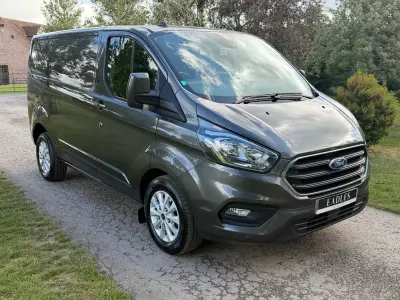 Usado Ford Transit Custom Limited 130 HP (95 kW) 2022 Cinzento Van