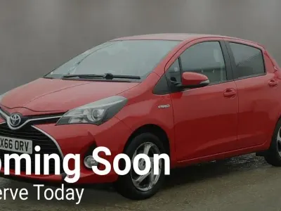 Used Toyota Yaris 2016 Red Hatchback