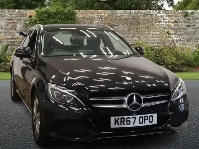 Używany Mercedes C220 Premium Plus 2017 Czarny Kombi