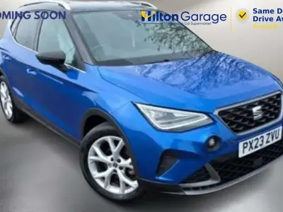 Begagnad Seat Arona FR 2023 Blå SUV