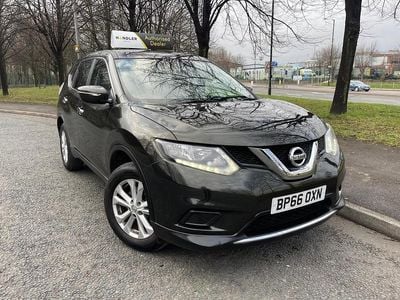 Used Nissan X-Trail Visia 130 HP (95 kW) 2016 Green SUV