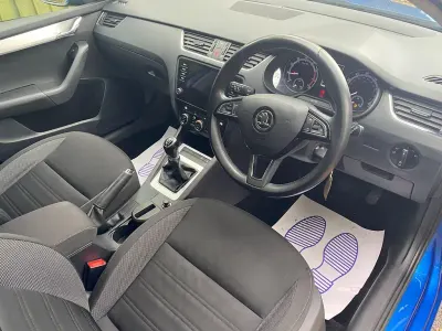Usado Skoda Octavia SE 115 HP (84 kW) 2019 Azul Citadino