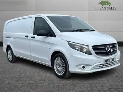 Gebraucht Mercedes Vito Premium 140 PS (102 kW) 2021 Weiß Van