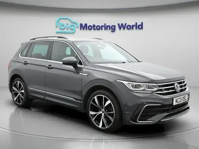 Używany VW Tiguan R-line 150 KM (110 kW) 2021 Szary SUV
