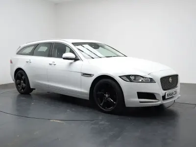 Used Jaguar XF Sportbrake Portfolio 250 HP (183 kW) 2018 White Estate