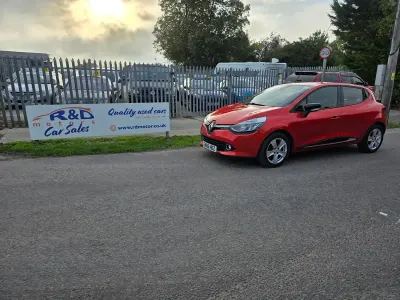 Used Renault Clio Dynamique 75 HP (55 kW) 2016 Red Hatchback