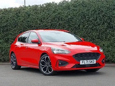 Used Ford Focus ST-Line X 125 HP (91 kW) 2021 Red Hatchback