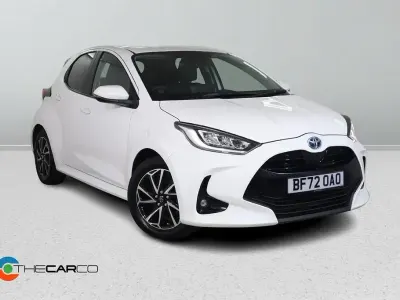 Used Toyota Yaris Hybrid Design 2022 White Hatchback
