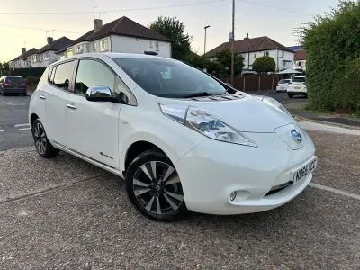 Used Nissan Leaf Tekna 80 kW (109 HP) 2016 White Hatchback