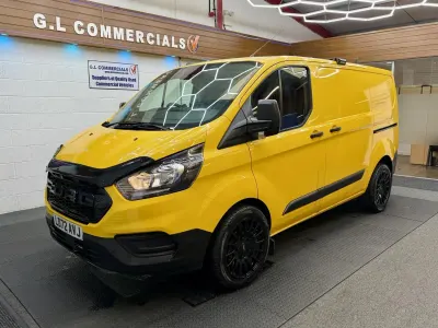Usado Ford Transit Custom S 130 HP (95 kW) 2022 Amarelo Van