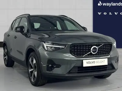 Used Volvo XC40 Plus 194 HP (142 kW) 2025 Green SUV