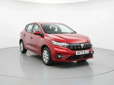 Usado Dacia Sandero Comfort 91 CV (66 kW) 2022 Rojo Utilitario
