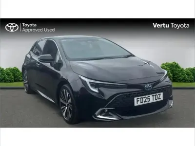 Used Toyota Corolla Design 138 HP (101 kW) 2025 Black Hatchback