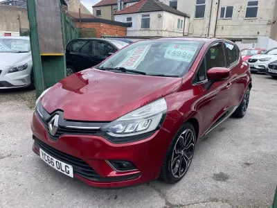 Used Renault Clio Dynamique 90 HP (66 kW) 2016 Red Hatchback