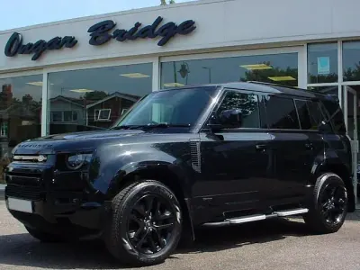 Used Land Rover Defender 249 HP (183 kW) 2023 SUV
