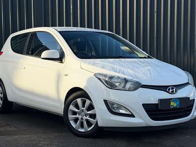 White Used 2014 Hyundai i20 Active Hatchback | £5,000 (Fair price)