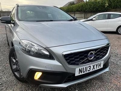 Used 2013 Volvo V40 CC SE Estate | £3,995 (Expensive)