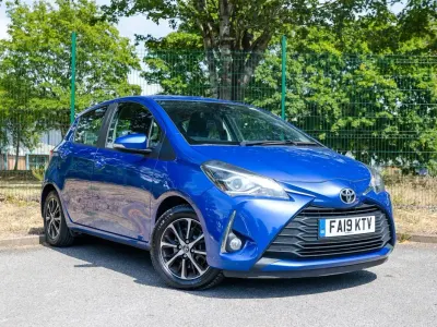 Used Toyota Yaris 111 HP (81 kW) 2019 Blue Hatchback