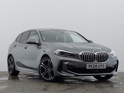 Begagnad BMW 118 M Sport 136 HK (100 kW) 2024 Grå Halvkombi
