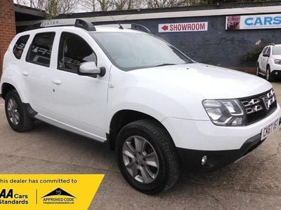 Used Dacia Duster Lauréate 110 HP (80 kW) 2017 White SUV