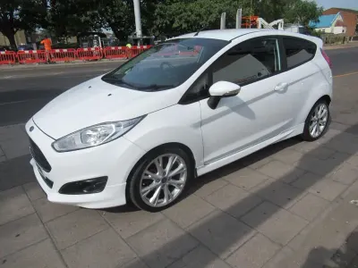 Used Ford Fiesta Zetec 2014 White Hatchback