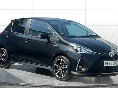 Used Toyota Yaris Design 101 HP (74 kW) 2018 Black Hatchback