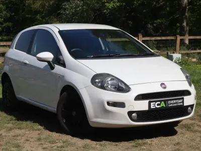 Używany Fiat Punto Easy 69 KM (50 kW) 2014 Biały Hatchback