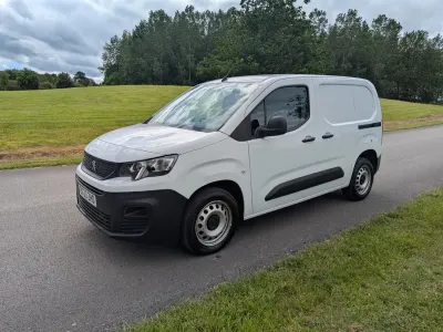 Used Peugeot Partner Premium 2023 White MPV