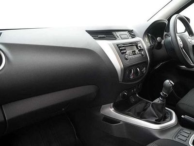 Używany Nissan Navara Visia 163 KM (119 kW) 2021 Szary Pickup