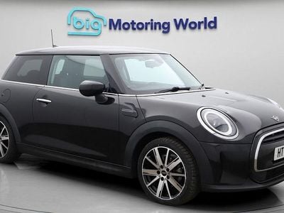 Begagnad Mini Cooper Classic 136 HK (100 kW) 2021 Svart Halvkombi
