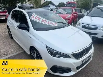 Używany Peugeot 308 GT-line 2018 Biały Hatchback
