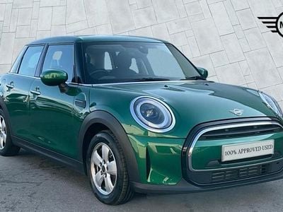 Begagnad Mini Cooper Classic 134 HK (98 kW) 2023 Grön Halvkombi