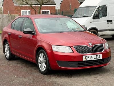 Red Used 2014 Skoda Octavia Hatchback | £2,495 (Fair price)