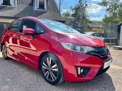 Used Honda Jazz 120 HP (88 kW) 2016 Red Hatchback
