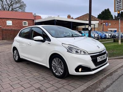 Used Peugeot 208 Signature Sky 2018 White Hatchback