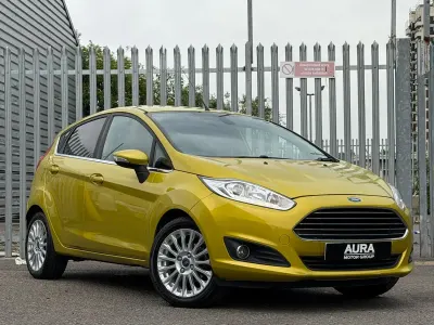 Used Ford Fiesta Titanium 120 HP (88 kW) 2014 Yellow Hatchback