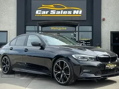 Begagnad BMW 318 M Performance 148 HK (108 kW) 2021 Svart Sedan